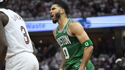 Jayson Tatum scores 33, lifts Celtics to 3.